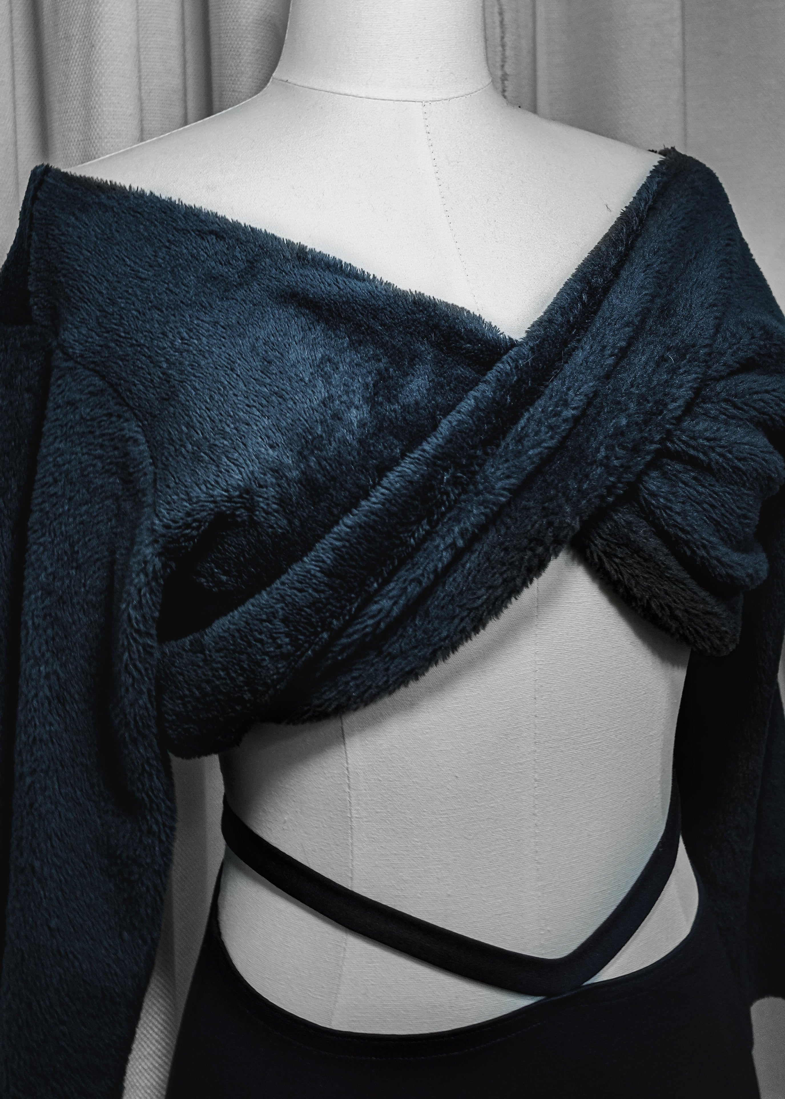 Polartec® Fuzzy Twist Sweater 2-in-1 in Navy