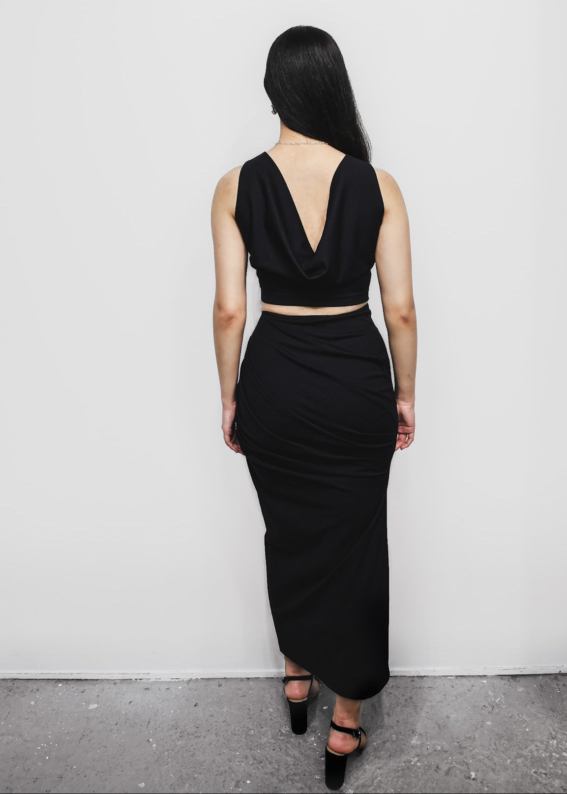 Cowl Neck Sleeveless Top 2-in-1 in Black