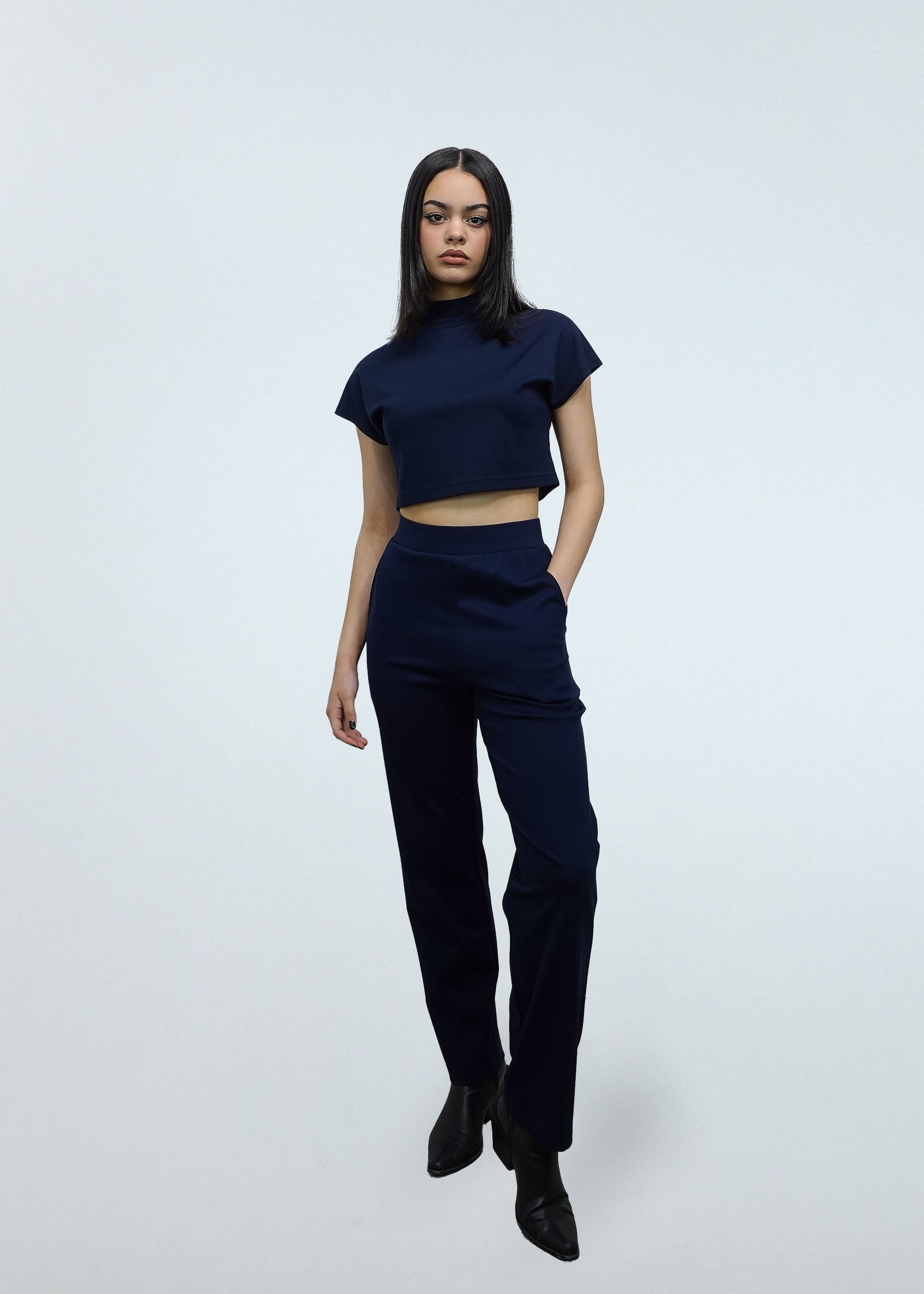 Straight Leg Pant in Navy