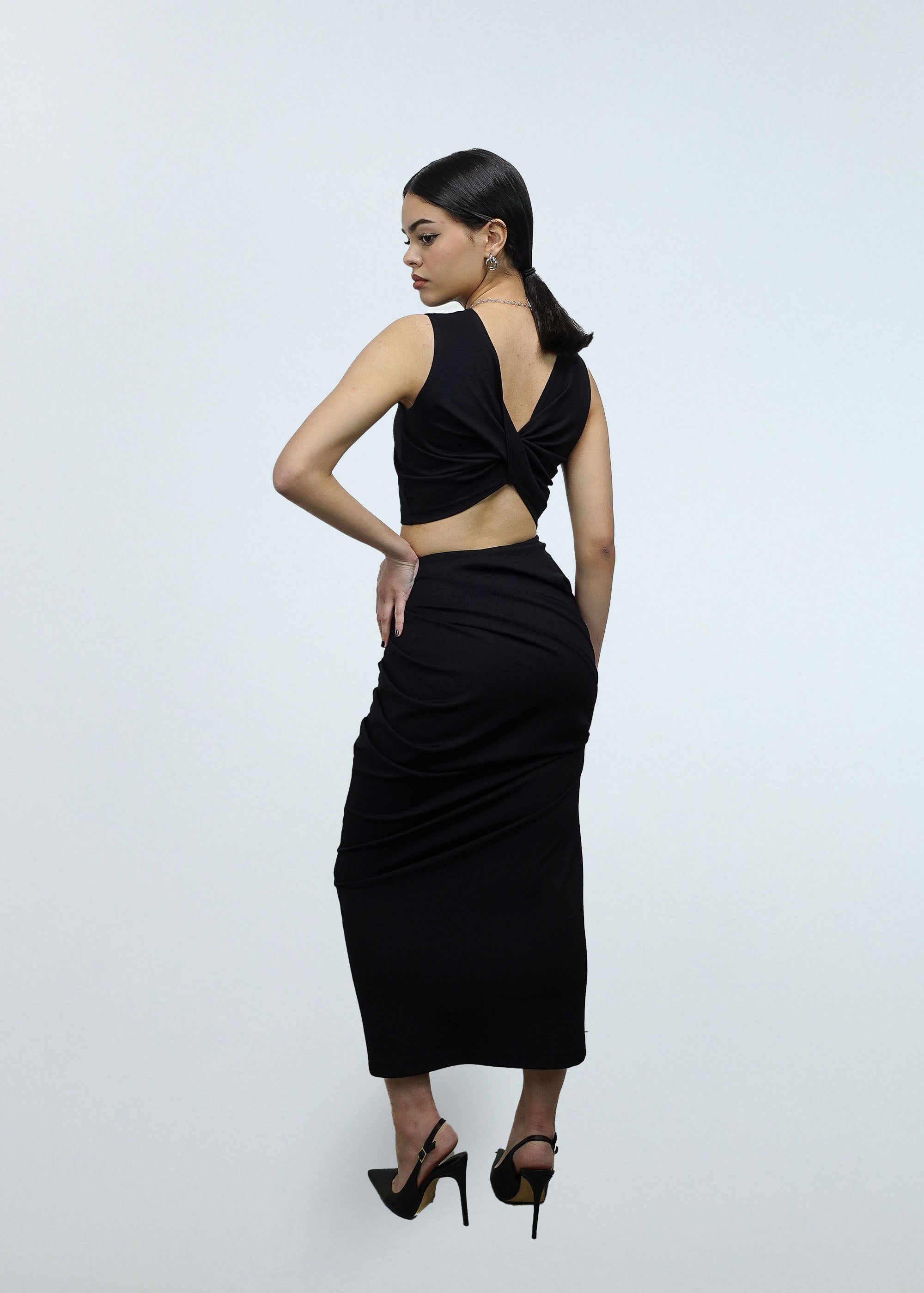 Twist Top Sleeveless 2-in-1 in Black