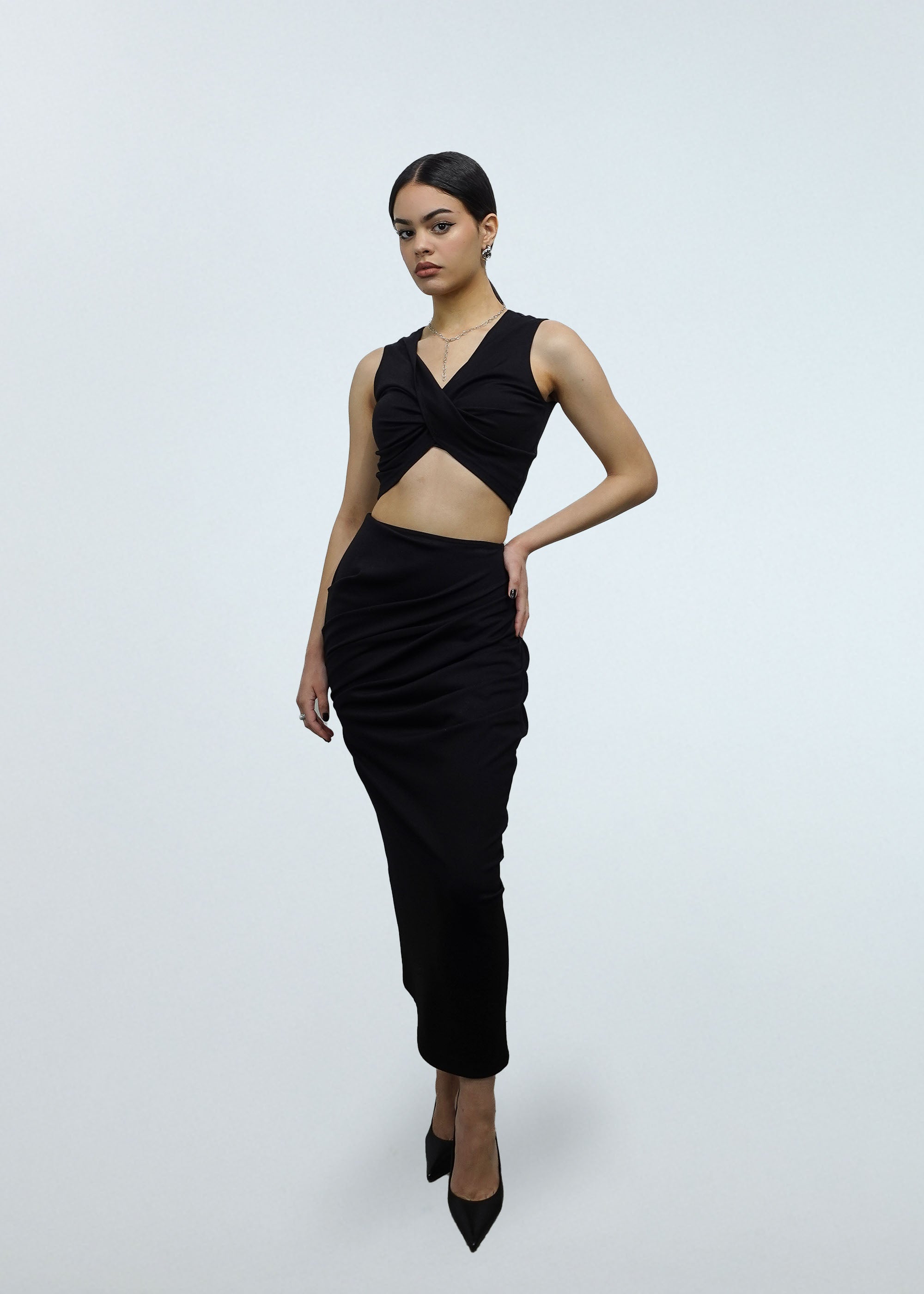 Twist Top Sleeveless 2-in-1 in Black