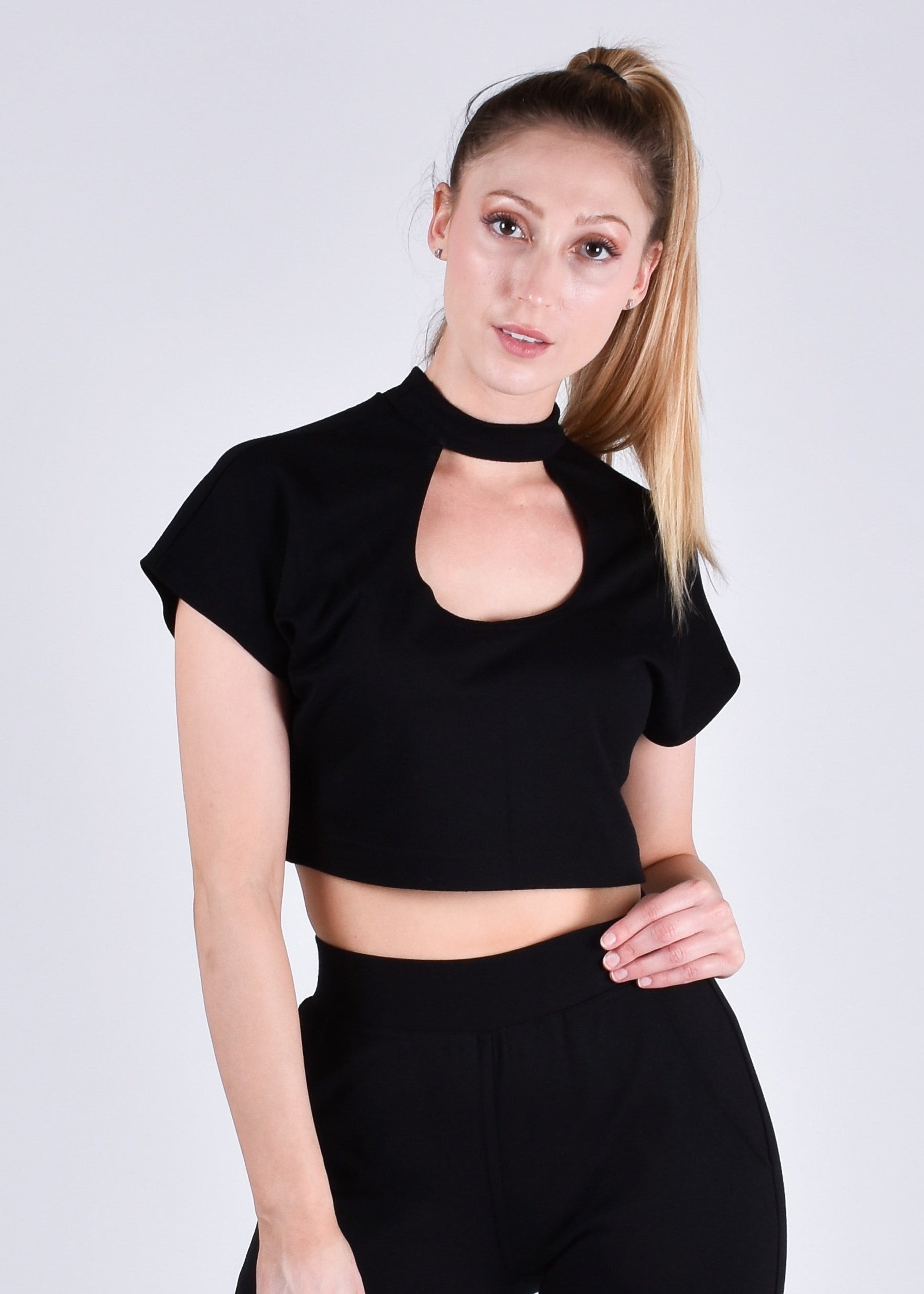 Egret Crop Cap Sleeve 2-in-1 in Black - PARIDAEZ