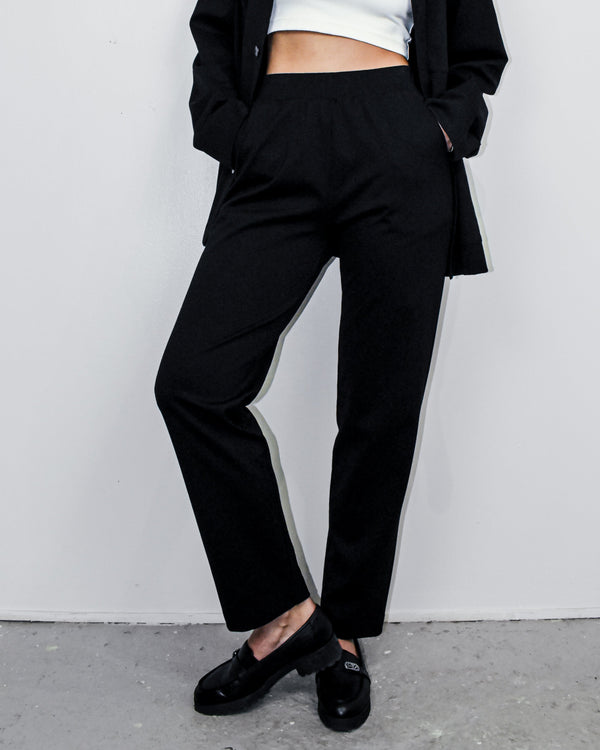 Straight Leg Pant in Black