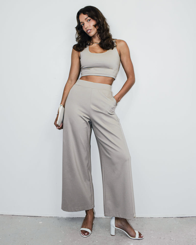 Sparrow Crop 2-in-1 in Taupe